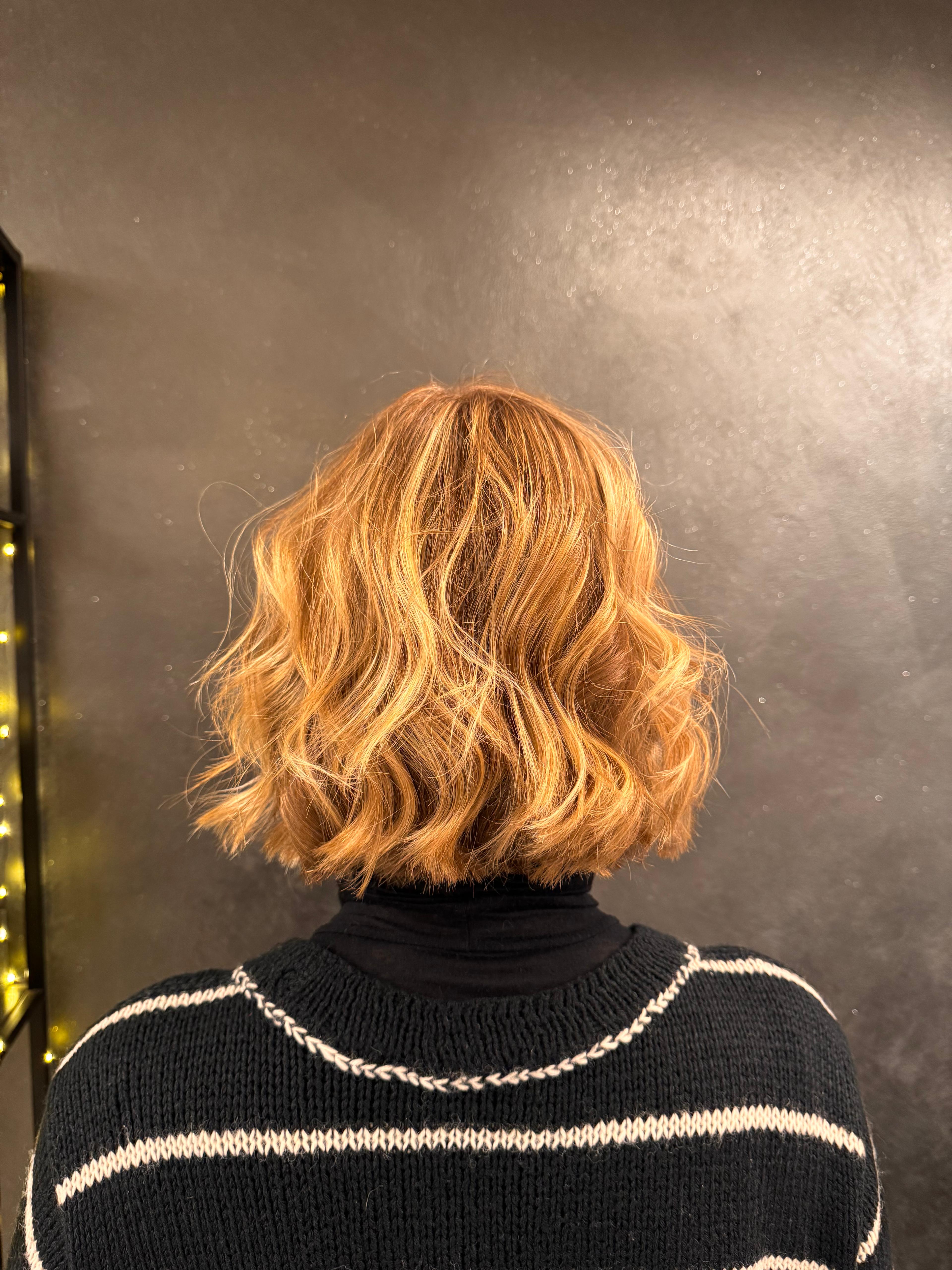 Taglio corto rosso donna